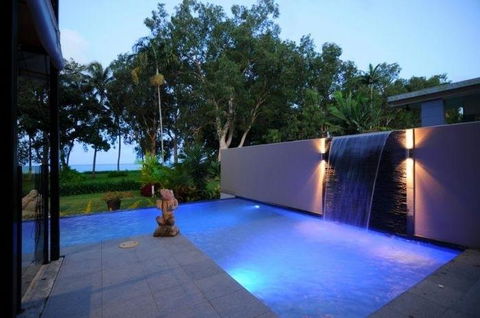 Bramston Beach - Luxury Holiday House - Travel Search 3