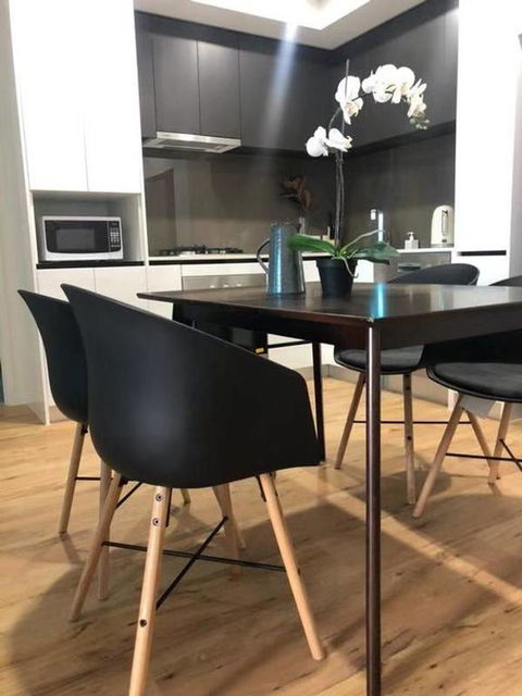 Brand New Stylish & Modern APT In South Brisbane - Tourism Guide 3