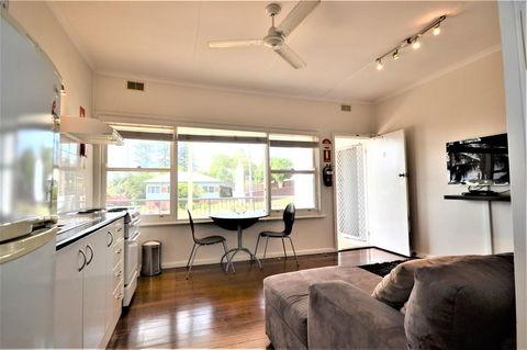 Breakers 2 2 Hill Street - Travel Agents 3