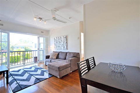 Breakers 5 2 Hill Street - Travel Agents 0