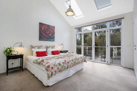 Bright Bliss - Luxury Guesthouse - Travel Agents 1