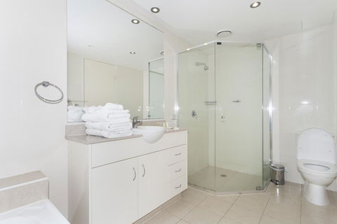 Brighton Shores - Tourism Guide 1