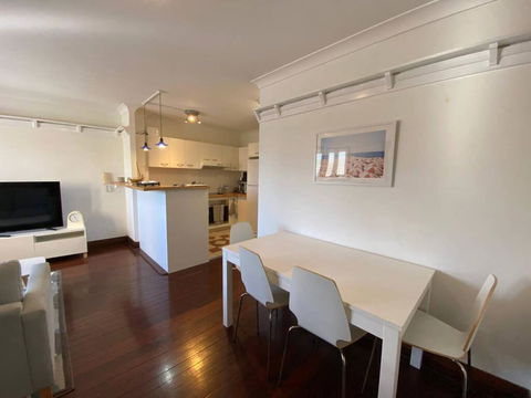 Brisbane City Apartment Atop Victoria Park - Tourism Guide 2
