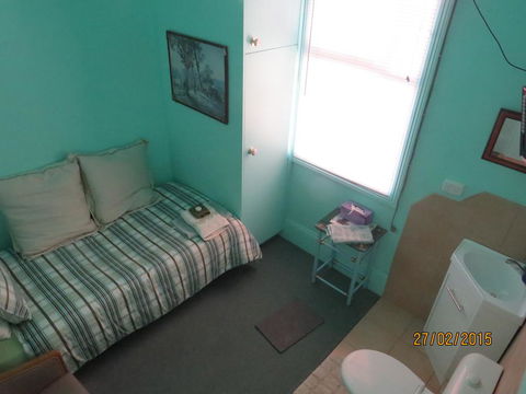 Bristol House Accommodation - Cruises Travel 3