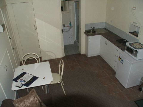 Bristol House Accommodation - Cruises Travel 2