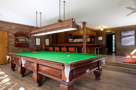 Brookfield Retreat - Large Holiday Home / Group Accommodation - Cruises Travel 0