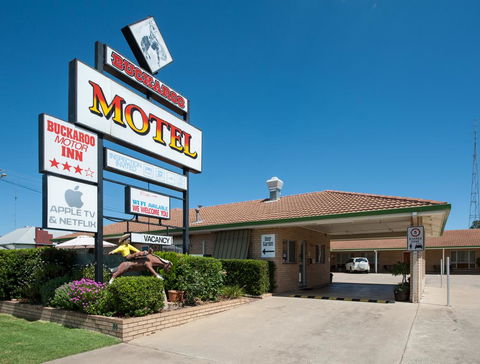 Buckaroo Motor Inn - Tourism Guide 0