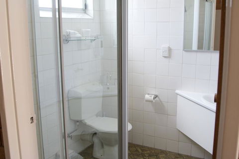 Buckaroo Motor Inn - Tourism Guide 2