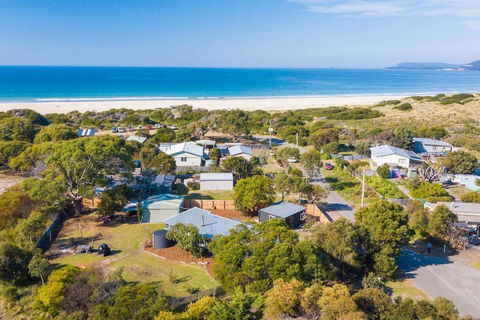 BUNGALOW BEAUTY - Hosted By: L'Abode Accommodation - Travel Search 2