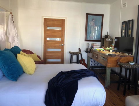 Bungalow@Tenterfield - Modern Vintage Luxury - Travel Search 1