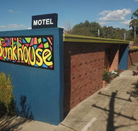 Bunkhouse Motel - Cruises Travel