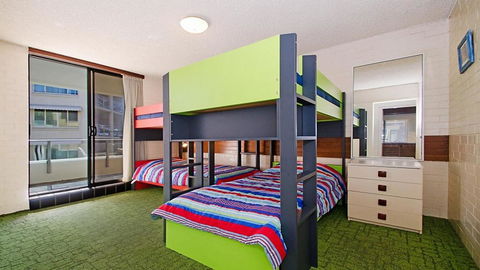 By The Sea Unit 4, 13 Esplanade, Kings Beach - Cruises Travel 1