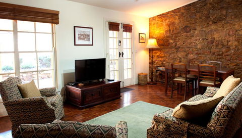 Byronsvale Vineyard And Accommodation - Travel Search 0