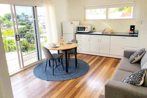 Cabin In The Sky Glorious Views To Magnetic Island - Cruises Travel 0