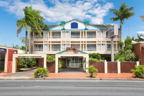Cairns City Sheridan - Travel Agents 3
