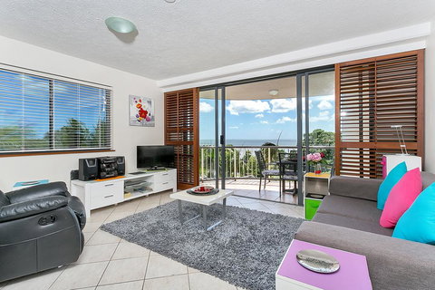 Cairns Esplanade Apartment - Travel Agents 2