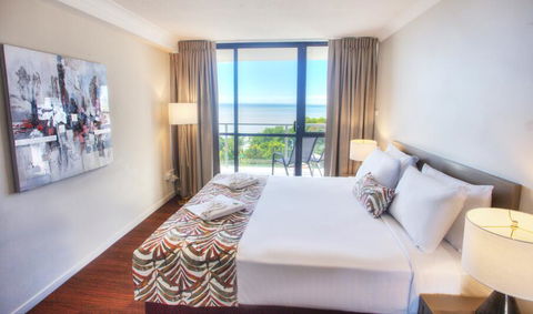 Cairns Plaza Hotel - Tourism Guide 3