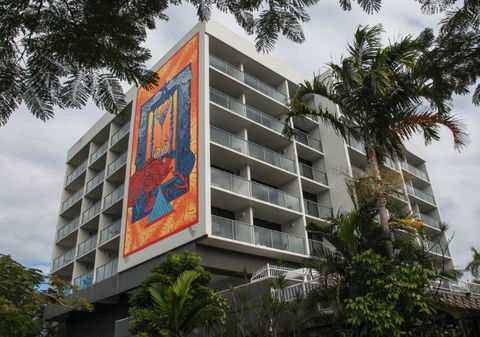 Cairns Plaza Hotel - Tourism Guide 1