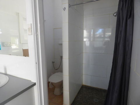 Calder Family Motel - Travel Search 1