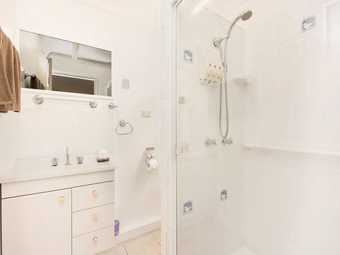 Caloundra City Centre Motel - Travel Agents 3