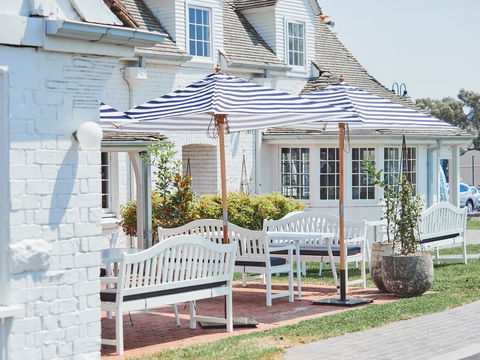 Camden Valley Inn - Travel Search 1