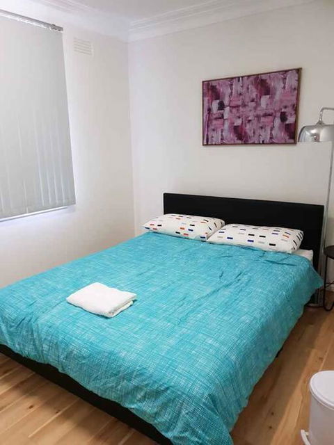 CAMPBELLTOWN HOLIDAY HOME 3 BED + FREE PARKING NCA039 - Tourism Guide 3