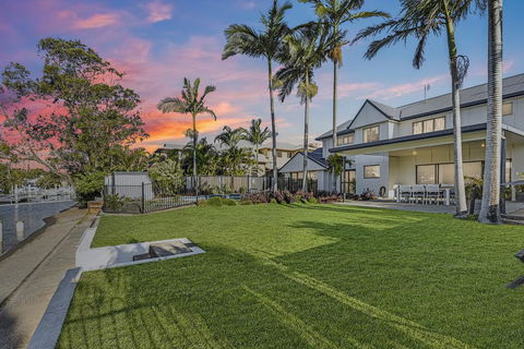 CANAL HOME NEAR MOOLOOLABA - Travel Search 0
