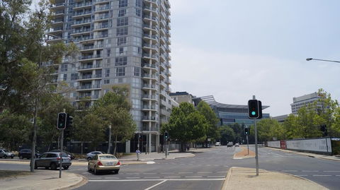 Canberra CBD Metropolitan - Travel Agents 3