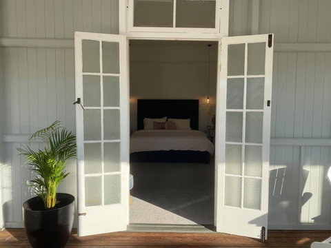 Canning Chalet - Travel Agents 1