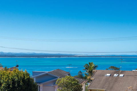 Canomii Close 24 - Nelson Bay - Cruises Travel 0