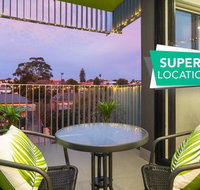 Canopy  44-Minutes from the CBD Train and Cafes - Wifi - Nespresso - Amenities - Tourism Guide
