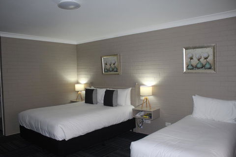 Canowindra Riverview Motel - Travel Search 1