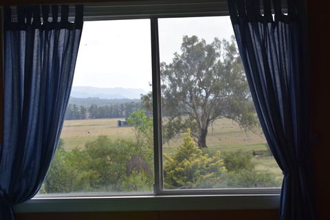 Capertee Valley Farmstays: Glenbrook Cottage - Travel Search 2