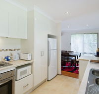 Cara Nobbys Beach 11 Wesley Avenue - Travel Agents
