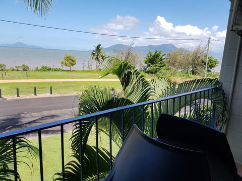 Cardwell Beachcomber Motel & Tourist Park - Travel Agents 1