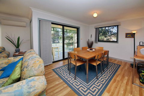 Carindale, Unit 24, 19 - 23 Dowling Street - Cruises Travel 2