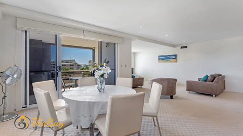 Carrington No.4 - Nelson Bay CBD - Cruises Travel 2