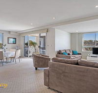 Carrington No.4 - Nelson Bay CBD - Cruises Travel
