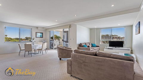 Carrington No.4 - Nelson Bay CBD - Cruises Travel 0