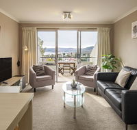 Cascades 18/3 Kurrajong Street