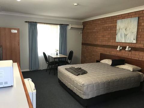 Castlereagh Motor Inn - Travel Search 3