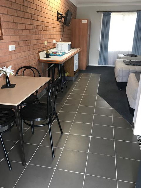Castlereagh Motor Inn - Travel Search 2