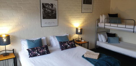 Cedarwood Apartments - Travel Search 2