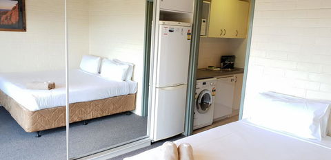 Cedarwood Apartments - Travel Search 3