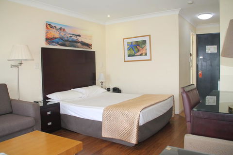Centenary Motor Inn - Tourism Guide 1