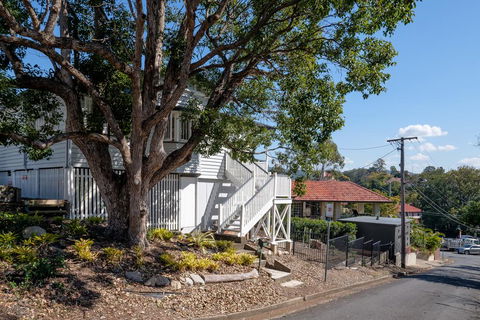 Central Cottage - Cruises Travel 0