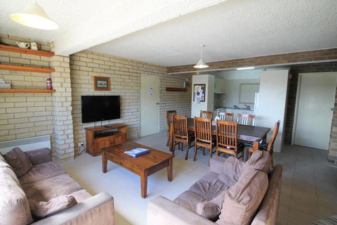 Central Park 4 - Centre Of Jindabyne - Travel Agents 2