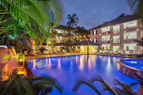 Central Plaza Port Douglas - Travel Agents 0