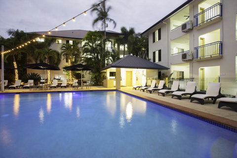 Central Plaza Port Douglas - Travel Agents 1
