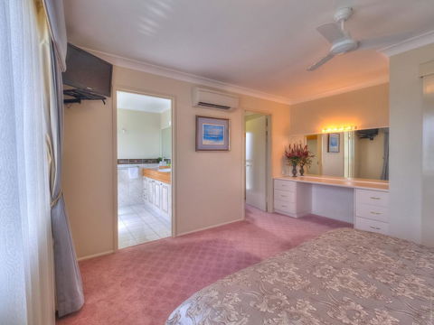 Charlton Apartments On The Esplanade - Travel Search 1